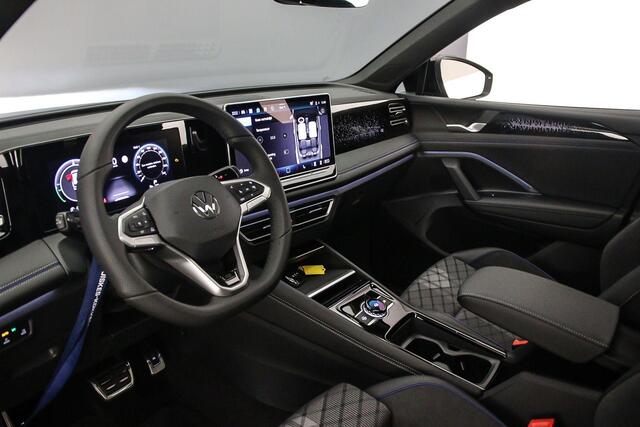 Volkswagen TIGUAN R-Line Edition 1.5 eHybrid 272pk DSG Automaat Trekhaak, Panoramadak, Elektrische achterklep, Achteruitrijcamera, Adaptive cruise control