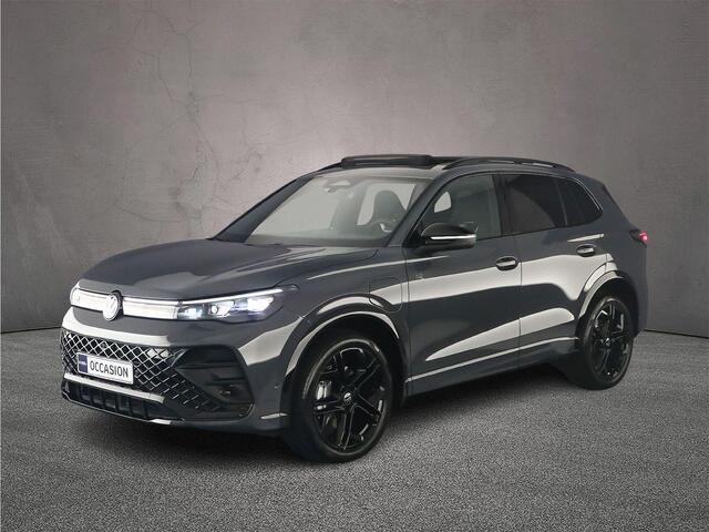 Volkswagen TIGUAN 1.5 eHybrid R-Line Edition 272pk DSG Automaat, Panoramadak, Trekhaak, Black style, Stoelverwarming, Elektrische achterklep, Dodehoeksensor, Led matrix verlichting