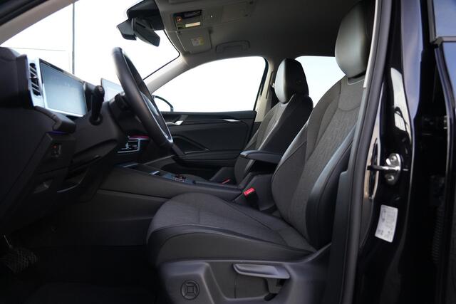 Volkswagen TIGUAN 1.5 eTSI Life Edition 150pk Navigatie/Stoelverwarming/Camera