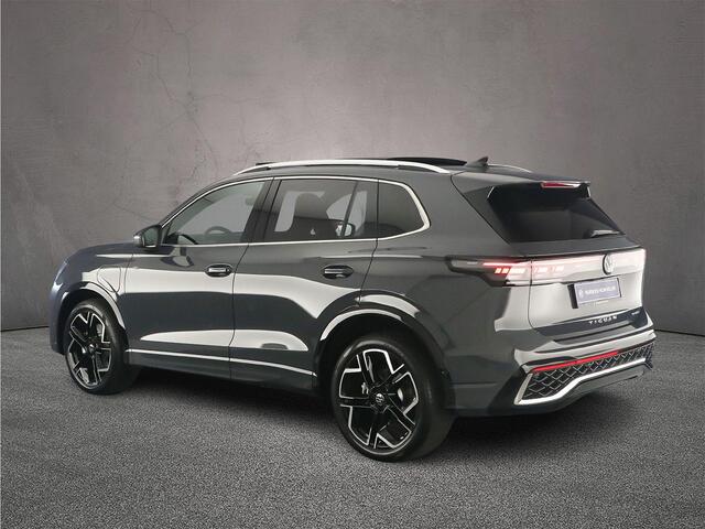 Volkswagen TIGUAN R-Line Edition 1.5 TSI eHybrid 272pk DSG Automaat Trekhaak, Navigatie, Achteruitrijcamera, Elektrische achterklep, Adaptive cruise control