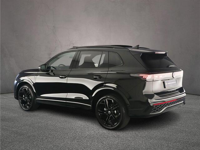 Volkswagen TIGUAN R-Line Edition 1.5 TSI eHybrid 272pk DSG Automaat Trekhaak, Adaptive cruise control, Black Style, Panoramadak, 360 camera