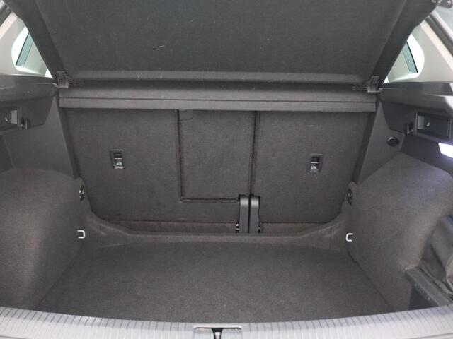 Volkswagen TIGUAN 1.5 TSI Life Business 130PK Adaptieve Cruise Controle, Keyless, Navi, PDC voor en achter, Clima, Digital Cockpit, 17" LM Velgen