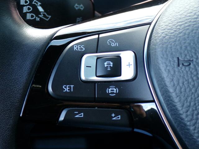 Volkswagen TIGUAN 1.5 TSI Comfortline Bus. R-Line, Full LED / Virtual Cockpit / Carplay + Android Auto / Adaptive cruise / 19' LMV