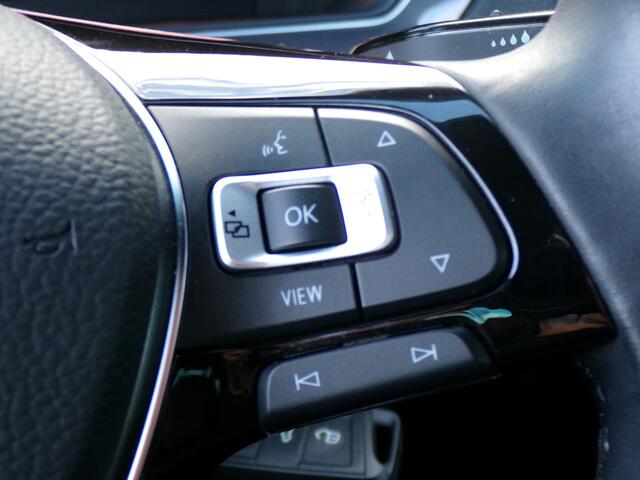 Volkswagen TIGUAN 1.5 TSI Comfortline Bus. R-Line, Full LED / Virtual Cockpit / Carplay + Android Auto / Adaptive cruise / 19' LMV