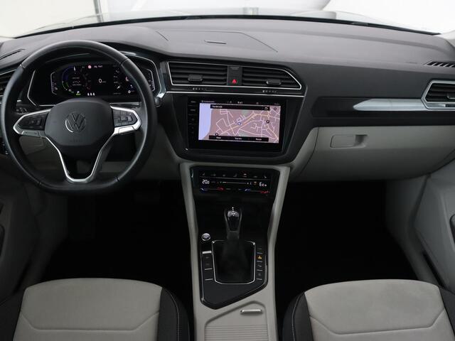 Volkswagen TIGUAN 1.4 TSI eHybrid Style | Trekhaak | Stoelverwarming | 360 Camera | Adaptive cruise | Carplay | Park Assist | Achterbankverwarming | Virtual Cockpit | PHEV | Plug In