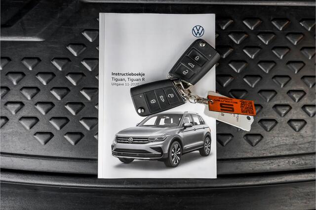 Volkswagen TIGUAN 1.5 TSI R-Line Black Style Pano H/K Leder 20" Ori NL 1e Eig