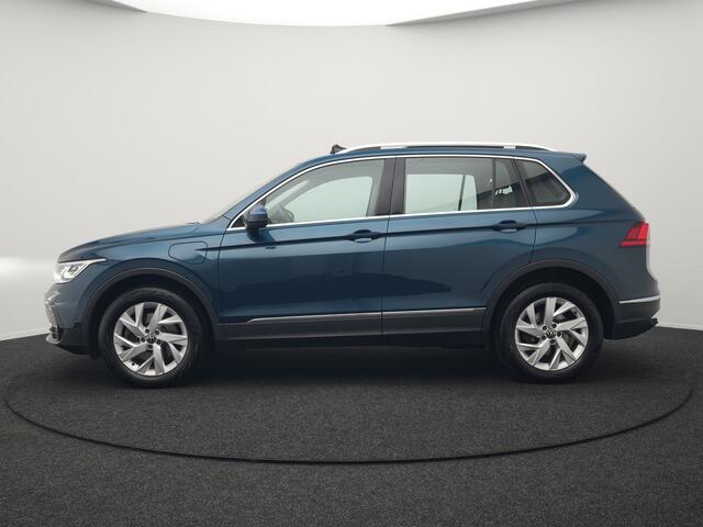 Volkswagen TIGUAN 1.4 TSI eHybrid Elegance Plug In Hybrid 245pk PHEV | Panodak | IQ Light | Adaptive Cruise | Alcantara Sportstoelen Verwarmd | Apple Carplay | Sfeerverlichting | Stuur Verwarmd | Navigatie | Virtual | DAB |