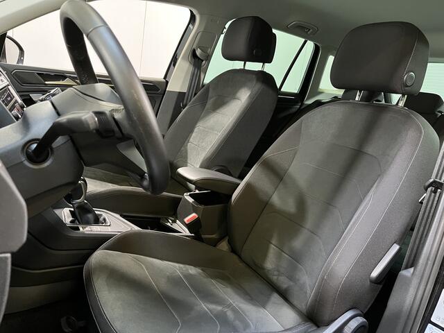 Volkswagen TIGUAN 1.4 TSI eHybrid Elegance / AUTOMAAT/ 245PK/ ALCANTARA/ MATRIX/ ADAPT. CRUISE/ APP-CONNECT/ NAVI/ PARK. SENSOREN + CAMERA/ STOEL-STUUR VERWARM./ 3-ZONE CLIMA