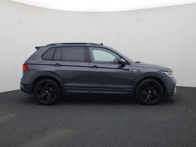 Volkswagen TIGUAN 1.5TSI/150PK R-Line Blackstyle DSG · Panoramadak · Apple/Android · Camera + Parkeersensoren