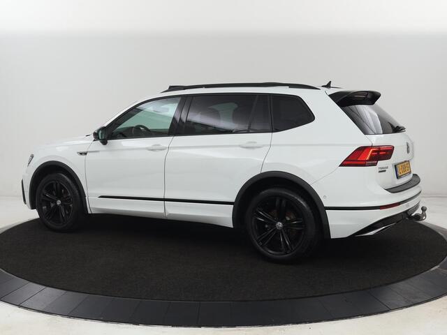 Volkswagen TIGUAN Allspace 1.5 TSI R Line 7-Persoons | Panoramadak | Stoelverwarming | Trekhaak | Massage | Keyless | 19'' | Camera | Carplay | Adaptive cruise | Full LED | Navigatie