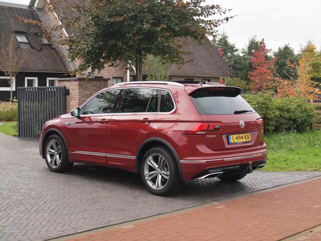 Volkswagen TIGUAN 1.4 TSI ACT Comfortline Business R | Panoramadak | Trekhaak | Cruise Control | Stoelverwarming |