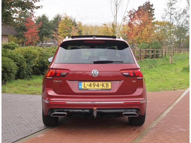 Volkswagen TIGUAN 1.4 TSI ACT Comfortline Business R | Panoramadak | Trekhaak | Cruise Control | Stoelverwarming |