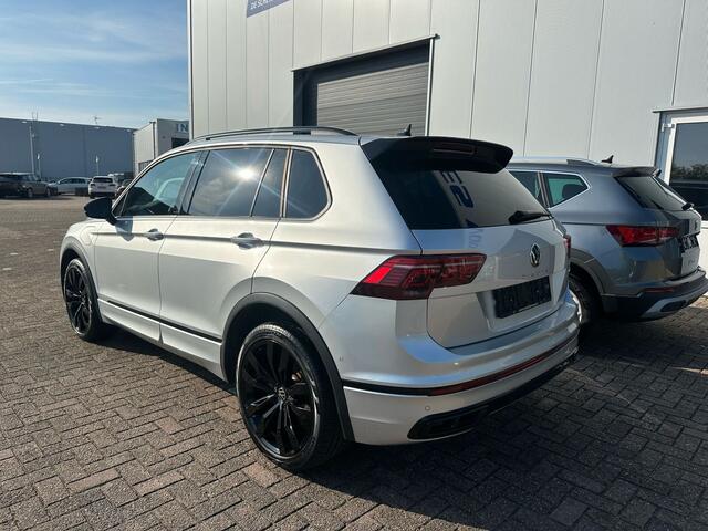 Volkswagen TIGUAN 1.4 TSI eHybrid 245pk R-Line | Pano | Leder | Head Up | VOL!