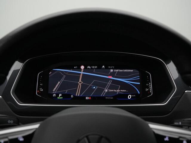 Volkswagen TIGUAN 1.4 TSI eHybrid 245 pk DSG R-Line Business+ | Panoramadak | Leder | Geheugenstoelen | Adaptief onderstel | IQ Light | Rondomzicht camera
