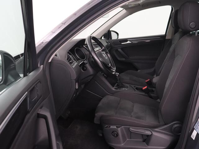 Volkswagen TIGUAN 1.5 TSI Comfortline | Panoramadak | Stoelverwarming | Massage | Adaptive cruise | Carplay | Navigatie | Parkeerhulp