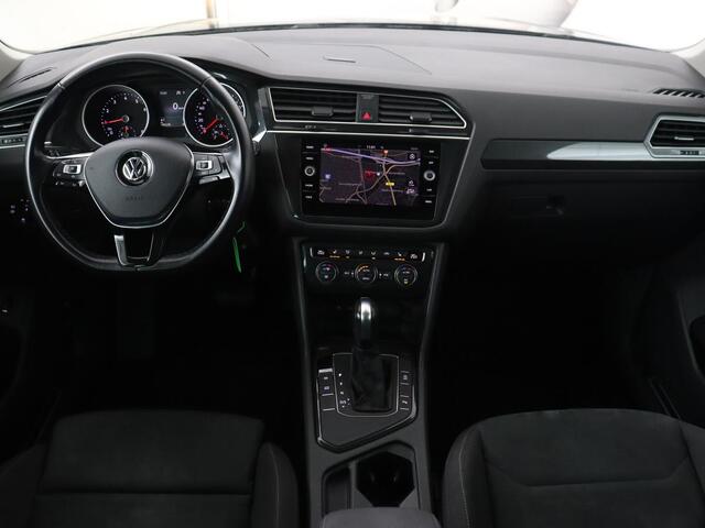Volkswagen TIGUAN 1.5 TSI Comfortline | Panoramadak | Stoelverwarming | Massage | Adaptive cruise | Carplay | Navigatie | Parkeerhulp