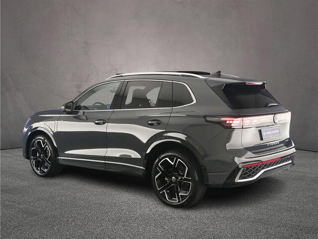 Volkswagen TIGUAN R-Line Edition 1.5 TSI eHybrid 272pk DSG Automaat Trekhaak, Panoramadak, Adaptive cruise control, Achteruitrijcamera