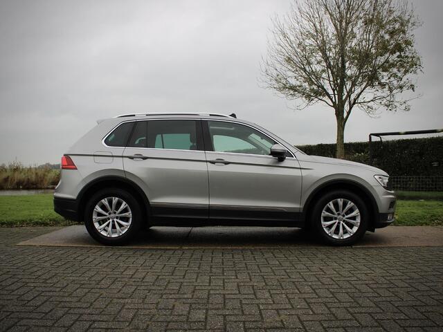 Volkswagen TIGUAN 2.0 TDI Comfortline Business Lane assist LED Pano