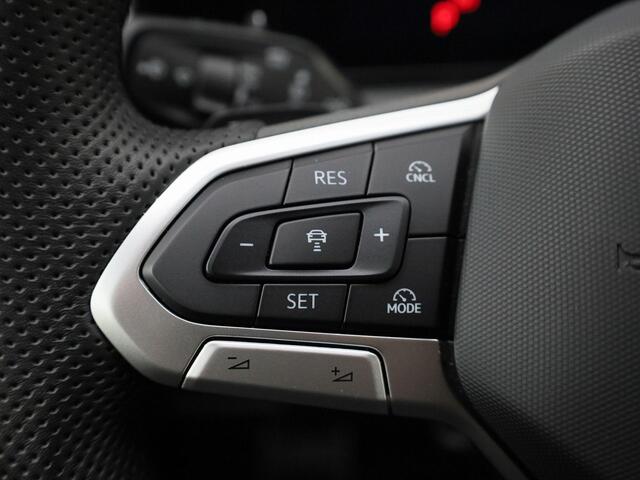 Volkswagen TIGUAN 1.5TSI/150PK R-Line Black Style DSG · Panoramadak · Trekhaak · 360°Camera + Parkeersensoren · Garantie tot 01-10-2026