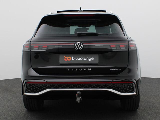 Volkswagen TIGUAN 1.5 eHybrid R-Line Edition 272PK DSG Pano-Schuifdak, Volleder, Memorystoel, 20" LM Velgen, Trekhaak, Matrix LED-Verlichting, Navi, Side Assist, Elektr. Achterklep