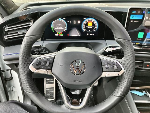 Volkswagen TIGUAN 1.5 eHybrid 272pk DSG R-Line Edition · Panoramadak · Camera · Stuur- & Stoelverwarming · Inklap. Trekhaak · Massagefunctie Bestuurdersstoel · Garantie t/m 10-04-2030 of 100.000km
