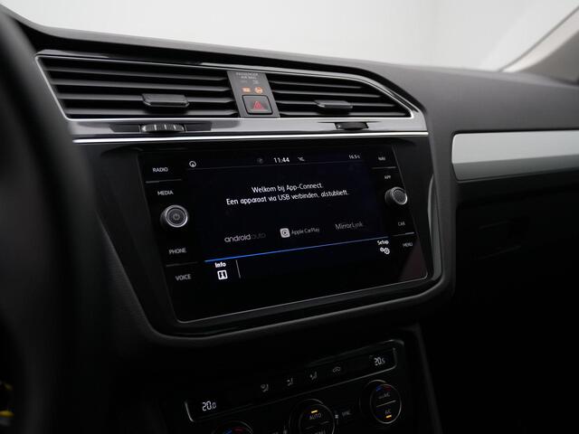 Volkswagen TIGUAN 1.5 TSI 150 pk DSG ACT Comfortline | Trekhaak | Achteruitrijcamera | Navigatie | Adaptive Cruise |