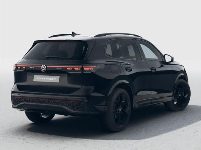 Volkswagen TIGUAN 1.5 eHybrid R-Line Edition 204 pk 6 versn. DSG · Black Style Pakket · Comfort Pakket · Trekhaak inklapbaar, met elektrische ontgrendeling, incl. aanhangermanoeuvreerhulp Trailer Assist ·