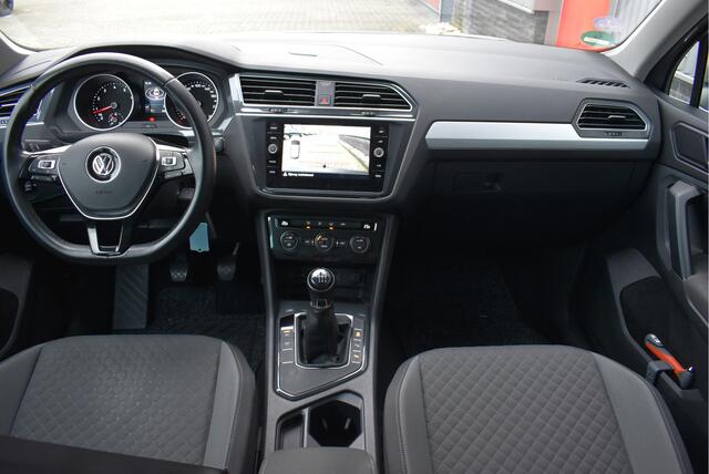 Volkswagen TIGUAN 1.5 TSI Comfortline Adaptive cruise, Trekhaak, Camera, Carplay, PDC, DAB