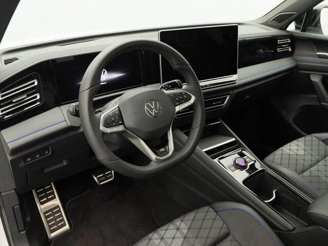 Volkswagen TIGUAN 1.5 eTSi 150 Pk Automaat R-Line Edition | Black Style | Panoramadak | Trekhaak | Harman/Kardon | Head-Up | 20 Inch | 360 Camera | Full LED | 12.814 Km!!