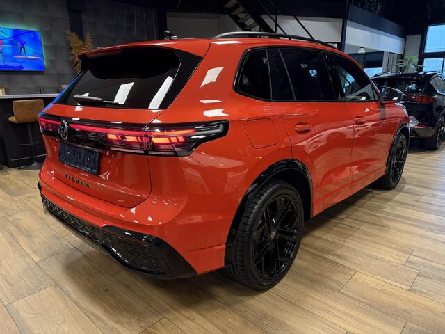 Volkswagen TIGUAN 1.5 eTSI R-Line Edition |Stoel/stuur verwarm|Massage stoelen|Panoromadak|Trekhaak|Winterwielen set extra|