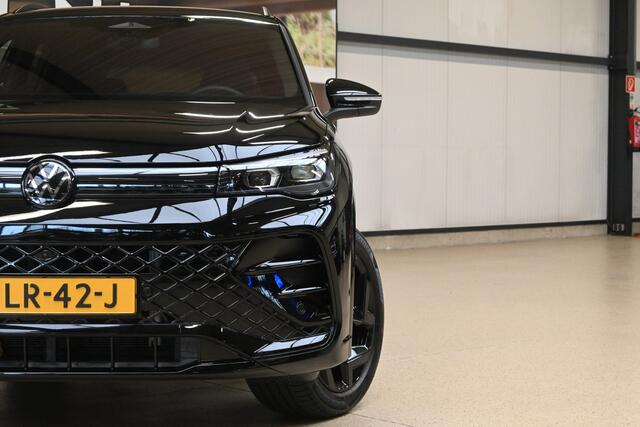 Volkswagen TIGUAN 1.5 eHybrid 204pk R-Line Edition | DCC | IQ. Light | Trekhaak | Harman Kardon | 100% (Dealer) onderhouden label