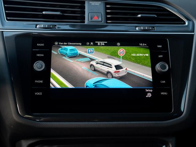 Volkswagen TIGUAN 1.5 TSI R-Line Business+ | Side Assist | Keyless | 20'' | Camera | Elk. A-klep | IQ Light | Prijs Rijklaar!!