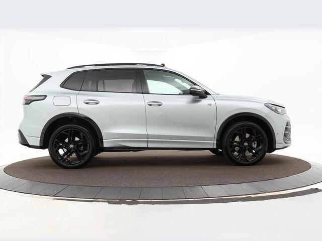 Volkswagen TIGUAN 1.5 204pk DSG eHybrid R-Line Edition · Panoramadak · 360 Camera · Elek. Trekhaak · Elek. Achterklep · Massage · 20'' Inch · Garantie t/m 18-08-2029 of 100.000km