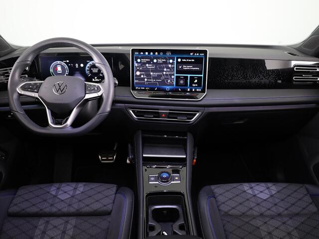 Volkswagen TIGUAN 1.5 eHybrid R-Line Edition 204 PK PHEV | Panorama dak | Comfort pakket | Navigatie | Parkeer camera |