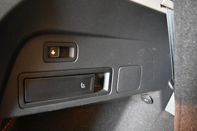 Volkswagen TIGUAN 1.4 TSI Highline 7p EL trekt+aKlep Virtual Head-Up Camera Pano Discpro navi