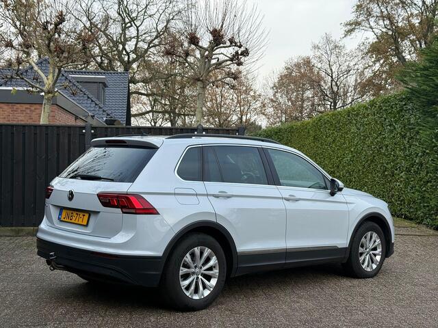 Volkswagen TIGUAN 1.5 TSI ACT Comfortline Business DIGITAL DASH - TREKHAAK - STOELVERWARMING
