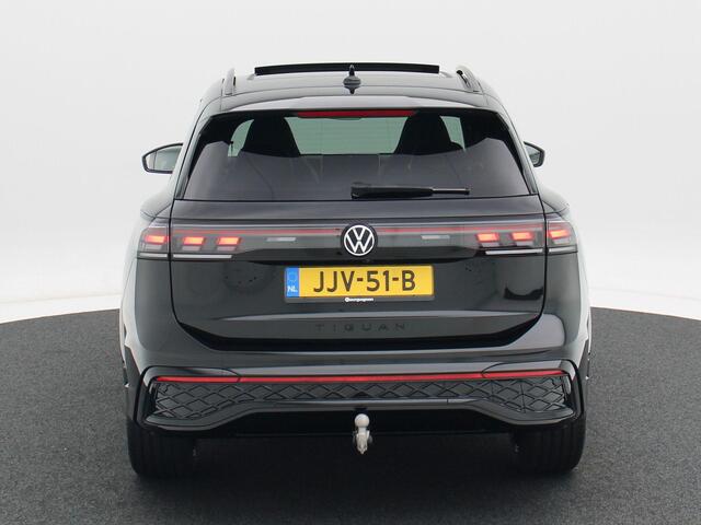 Volkswagen TIGUAN 1.5 eHybrid R-Line Edition 204 PK | Trekhaak | Panoramadak | Adaptieve Cruise Control | Stoel & Stuur Verwarming |