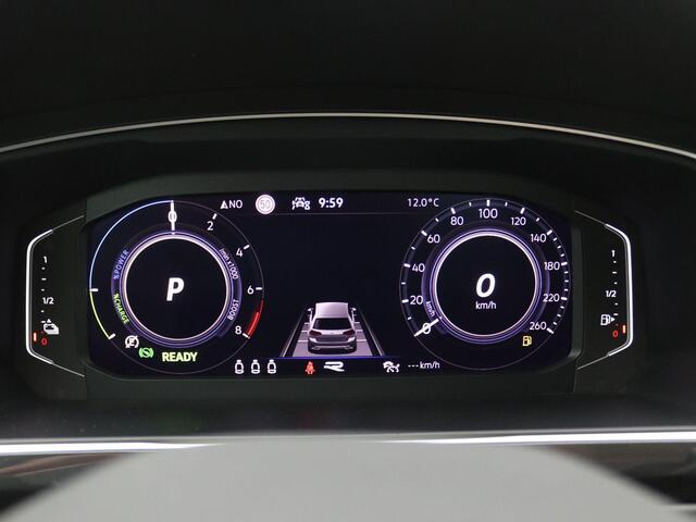 Volkswagen TIGUAN 1.4 TSI eHybrid R-Line Business+ 245PK DSG Pano-Schuifdak, 91% SOH, Elektr. Achterklep, Keyless, Achteruitrijcamera, Stoel-Stuurverwarming, Side Assist, 19" LM Velgen