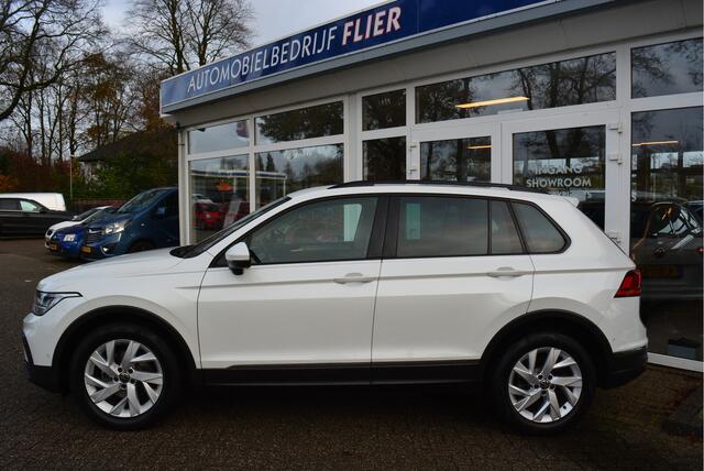 Volkswagen TIGUAN 1.5 TSI Life | Adaptive | CarPlay | Trekhaak | PDC V+A | Clima | Orig. NL |