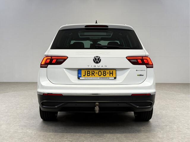 Volkswagen TIGUAN 1.4 TSI eHybrid 225PK R-Line | SOH 93% | Pano | IQ Light | Virtual | Camera | Stuur/Stoelverw. | Adap. Cruise | Carplay | Trekh.