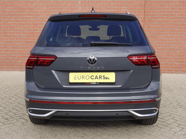 Volkswagen TIGUAN 1.5 TSI 150pk DSG Elegance Navigatie Apple Carplay / Android Auto Parkeersensoren Camera Adaptive Cruise Control Stuur-en stoelverwarming Matrix LED-koplampen Virtual Cockpit Getinte ramen Climate Control ErgoActive stoelen