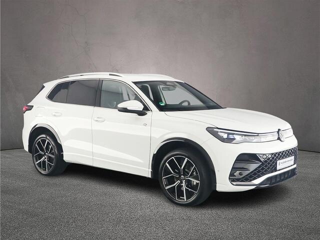 Volkswagen TIGUAN R-Line Business 1.5 TSI eHybrid 204pk DSG Automaat Trekhaak, Adaptive cruise control, Achteruitrijcamera, Navigatie, LED koplampen, Parkeersensoren