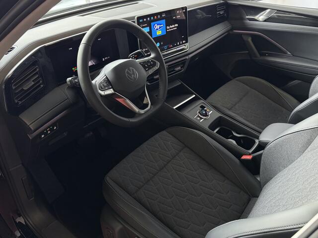 Volkswagen TIGUAN 1.5 eTSI 150PK DSG ? NIEUWE AUTO? TREKHAAK IQ.LED CARPLAY NAVI ELEK.KLEP STOEL/STUUR VERW LED 10/2025 BENZINE