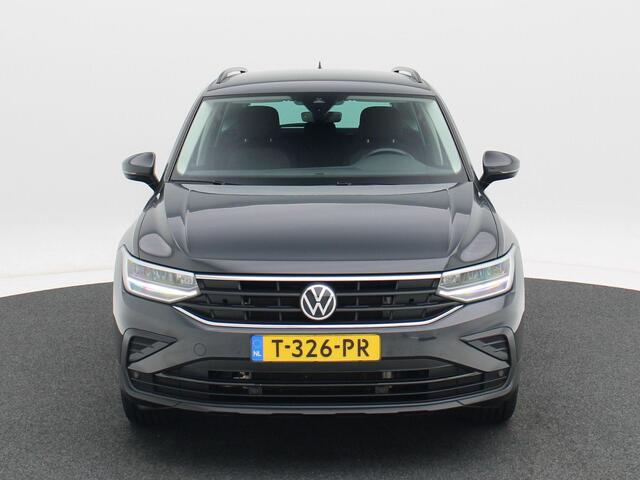 Volkswagen TIGUAN 1.4 TSi 245 Pk eHybrid Automaat Life | Adaptive Cruise | Camera | CarPlay | Climate | 18 Inch | Privacy Glass | 54.682 KM!!