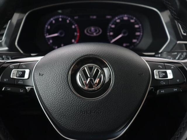 Volkswagen TIGUAN 1.4 TSI Highline | Stoelverwarming | Carplay | Adaptief LED | Virtual Cockpit | Navigatie | Adaptive cruise | Parkeerhulp | Climate control