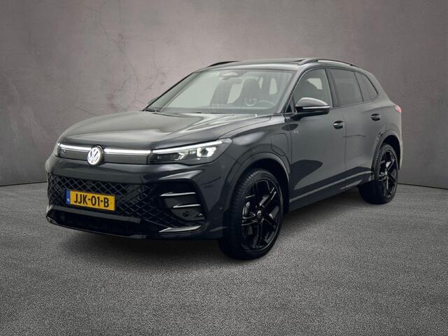 Volkswagen TIGUAN R-Line Edition 1.5 TSI eHybrid 204pk DSG Automaat Trekhaak, Black Style, Panoramadak, Adaptive cruise control, Navigatie, 360 camera, Achteruitrijcamera
