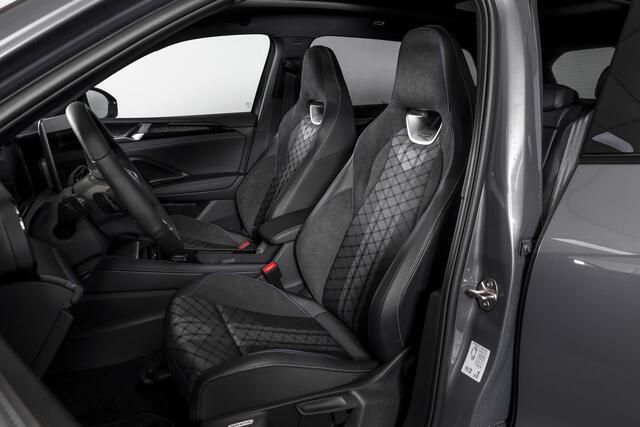 Volkswagen TIGUAN 1.5 eHybrid 272 PK R-Line Edition | Black Style | Elek. Trekhaak | S/K-panodak | Adapt. Cruise | Stoel-+stuurverw. | App. Connect | Camera+PDC | LM 19" | 0529