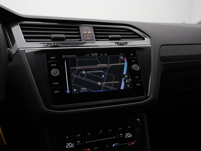 Volkswagen TIGUAN 1.4 TSI eHybrid 245 pk DSG R-Line Business | Trekhaak | IQ Light | Stuur-/stoelverwarming | Achteruitrijcamera