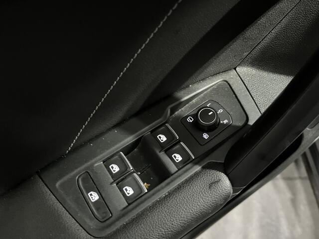 Volkswagen TIGUAN 1.4 TSI eHybrid R-Line / AUTOMAAT/ ELEKTR. TREKHAAK/ 2X R-LINE/ 245PK/ DIGITAL DASH/ MATRIX/ 20" LMV/ 360 CAMERA/ APP-CONNECT/ CLIMA/ STOEL-STUUR VERWARM.