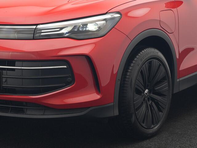 Volkswagen TIGUAN 1.5 eHybrid Life Edition Plug In Hybrid 204pk Dealer O.H. PHEV | Adaptive Cruise | 360 Camera | Sportstoelen & Stuur Verwarmd | Standkachel | 19"L.M | Apple Carplay | LED Koplampen | Virtual | Blis | DAB |